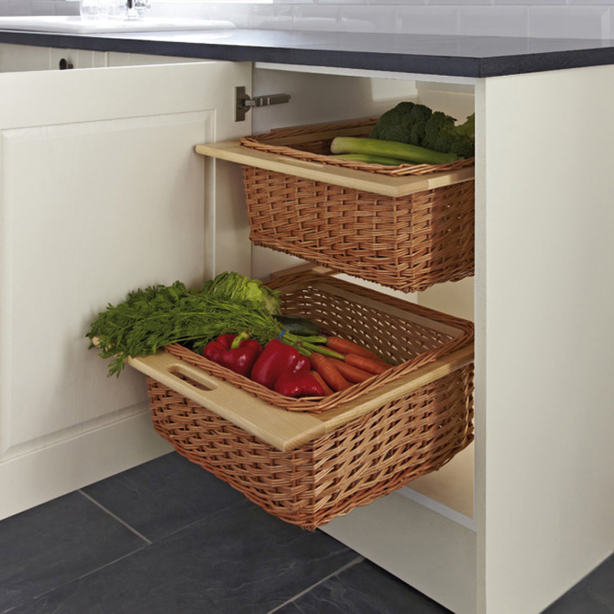WICKER BASKET+RUN 500 WIK/OAK by HAFELE UK LTD