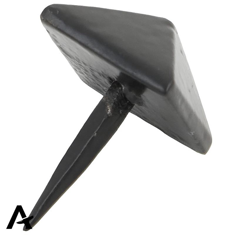 PYRAMID DOOR STUD 25x25x30 BLK