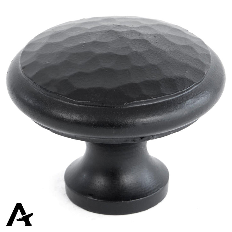 HAMMERED CABINET KNOB 40x31x20 BLK