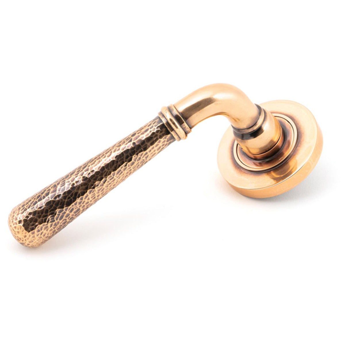 HAMMERED NEWBURY LEVER HANDLE+ROSE SPRUNG PLAIN 53x126x64 PBZ - 46085 by MARCHES (ANVIL) ARCHITECTURAL HARDWARE