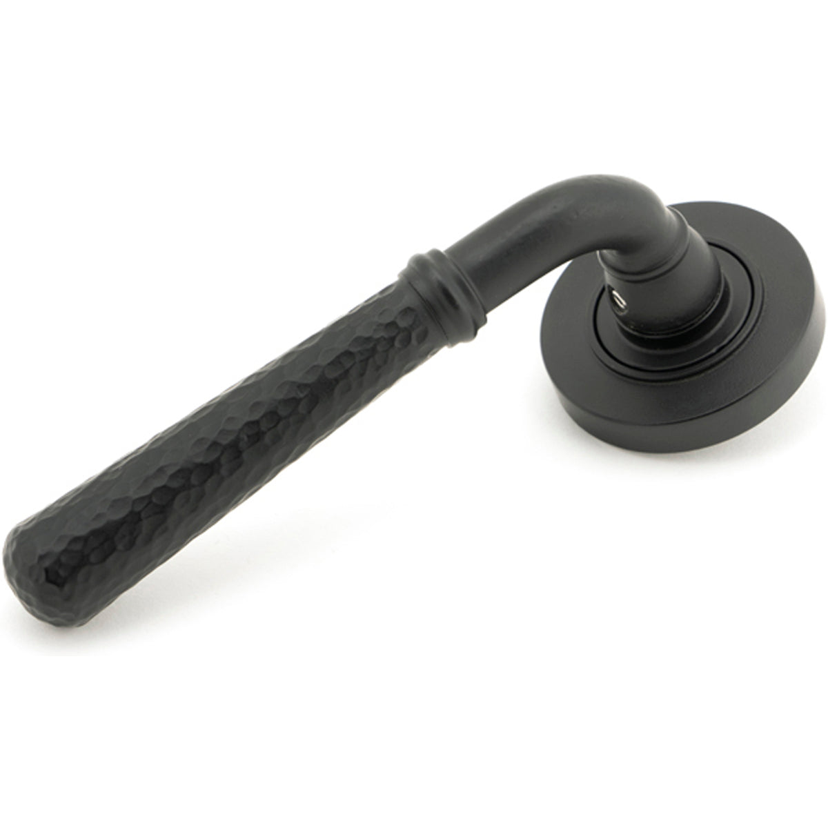 HAMMERED NEWBURY LEVER HANDLE+ROSE SPRUNG PLAIN 53x126x64 MBK