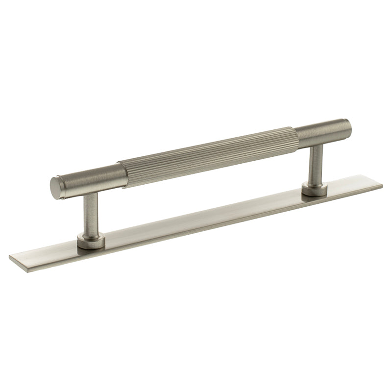 MILLHOUSE BATTERSEA LINEAR CABINET T-BAR PULL+BACKPLATE 128HC BRS/SNP