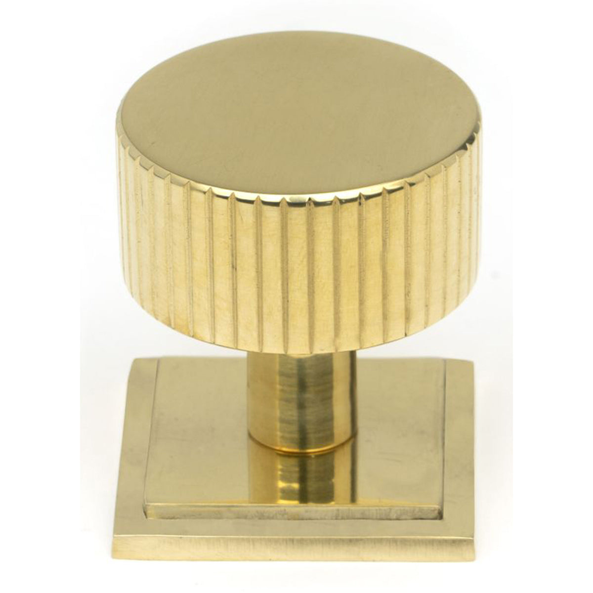 JUDD CABINET KNOB SQUARE 32x32 PBR