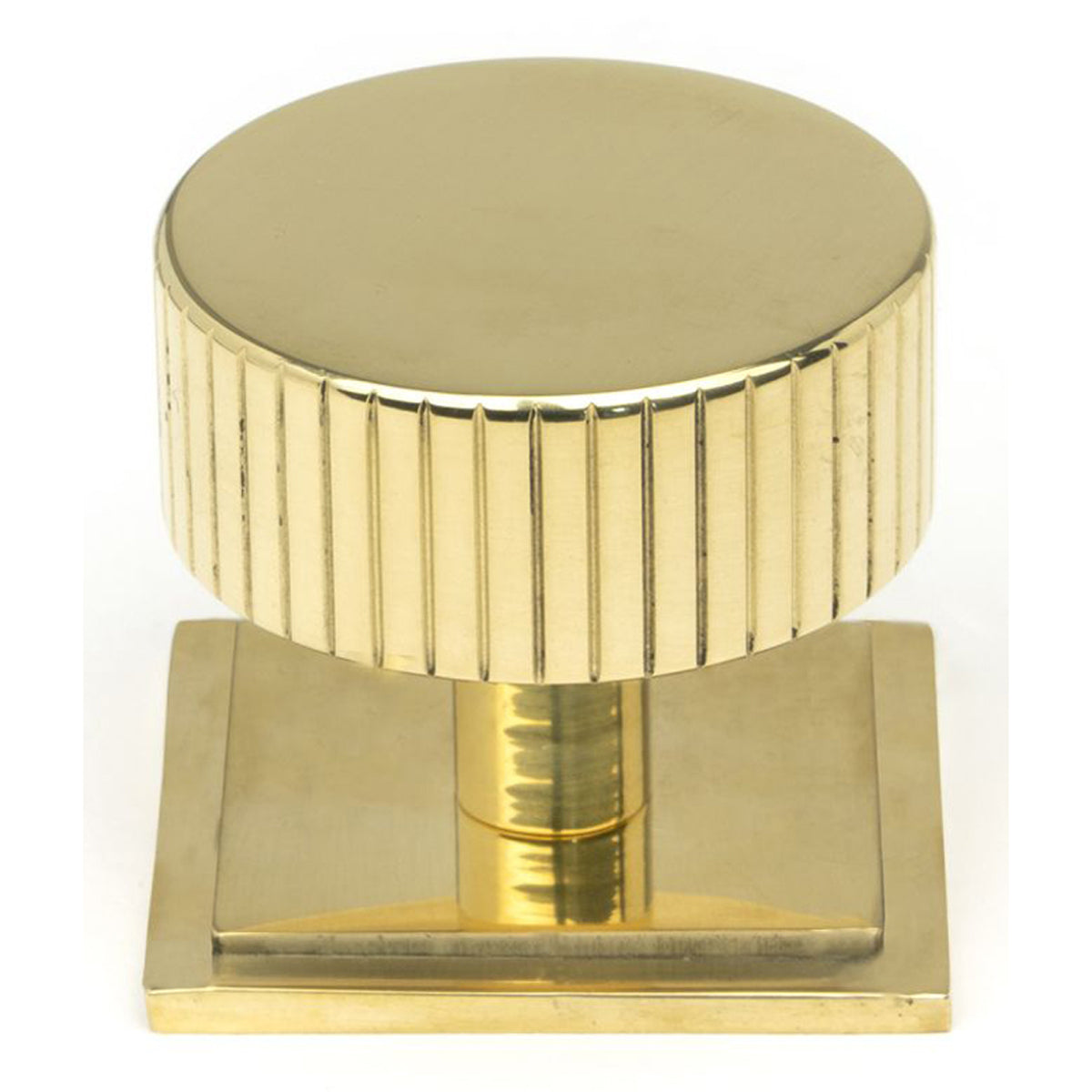 JUDD CABINET KNOB SQUARE 38x32 PBR