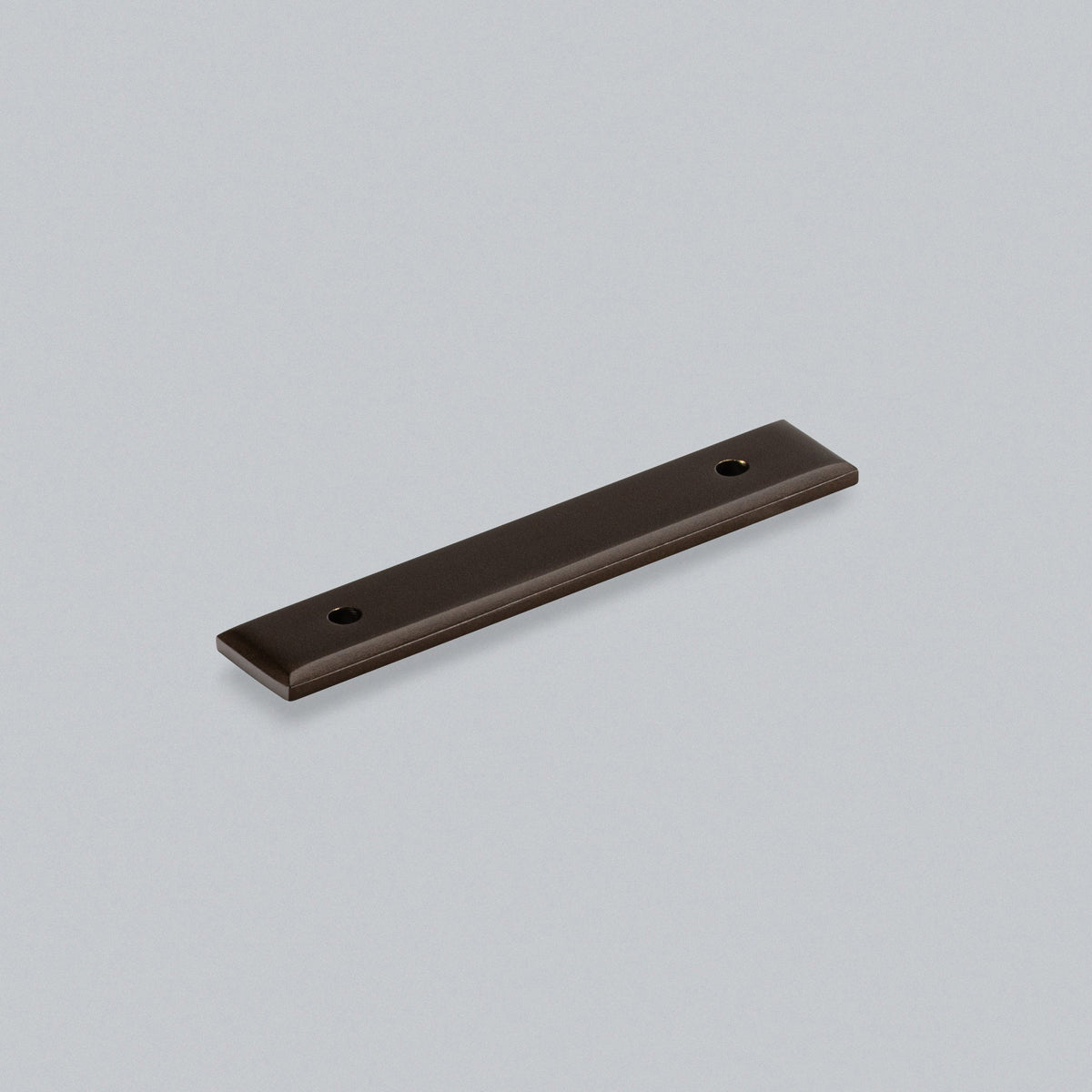 H&H NEWBRIDGE PULL HANDLE BACKPLATE 064HC 095x19x4 BRZ - GNEWBP064BRZ by FORMED