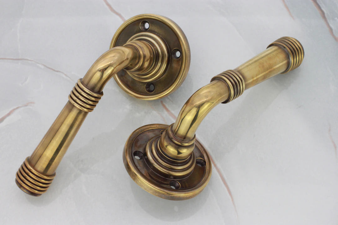 Elegant Antique Finish Pull Handles for Timeless Interiors