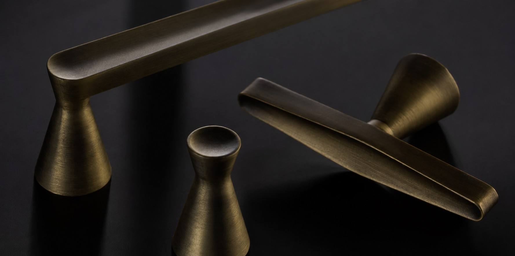 Conic by Hendel & Hendel
