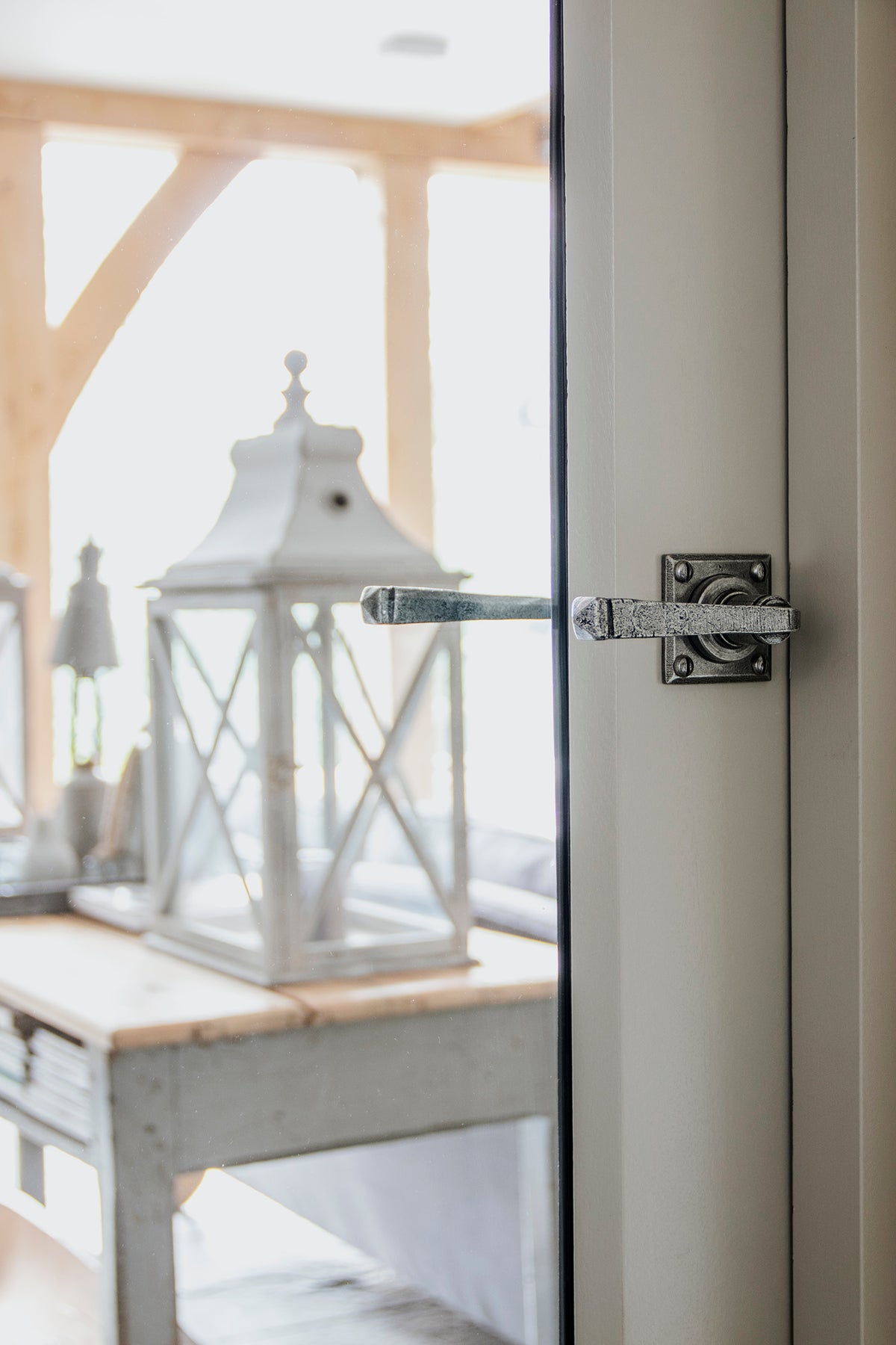 AVON LEVER HANDLE ON ROSE SPRUNG 52x118x63 PEW - 33874/S by MARCHES (ANVIL) ARCHITECTURAL HARDWARE