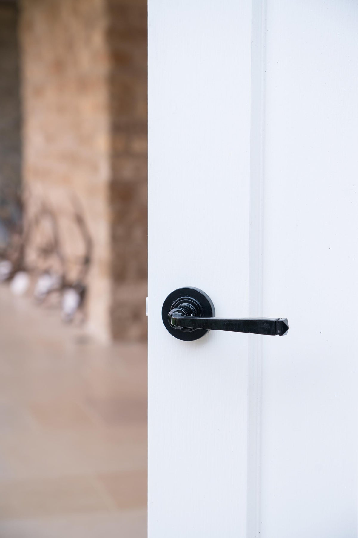 AVON LEVER HANDLE+ROSE SPRUNG PLAIN 53x118x63 BLK - 45623 by MARCHES (ANVIL) ARCHITECTURAL HARDWARE