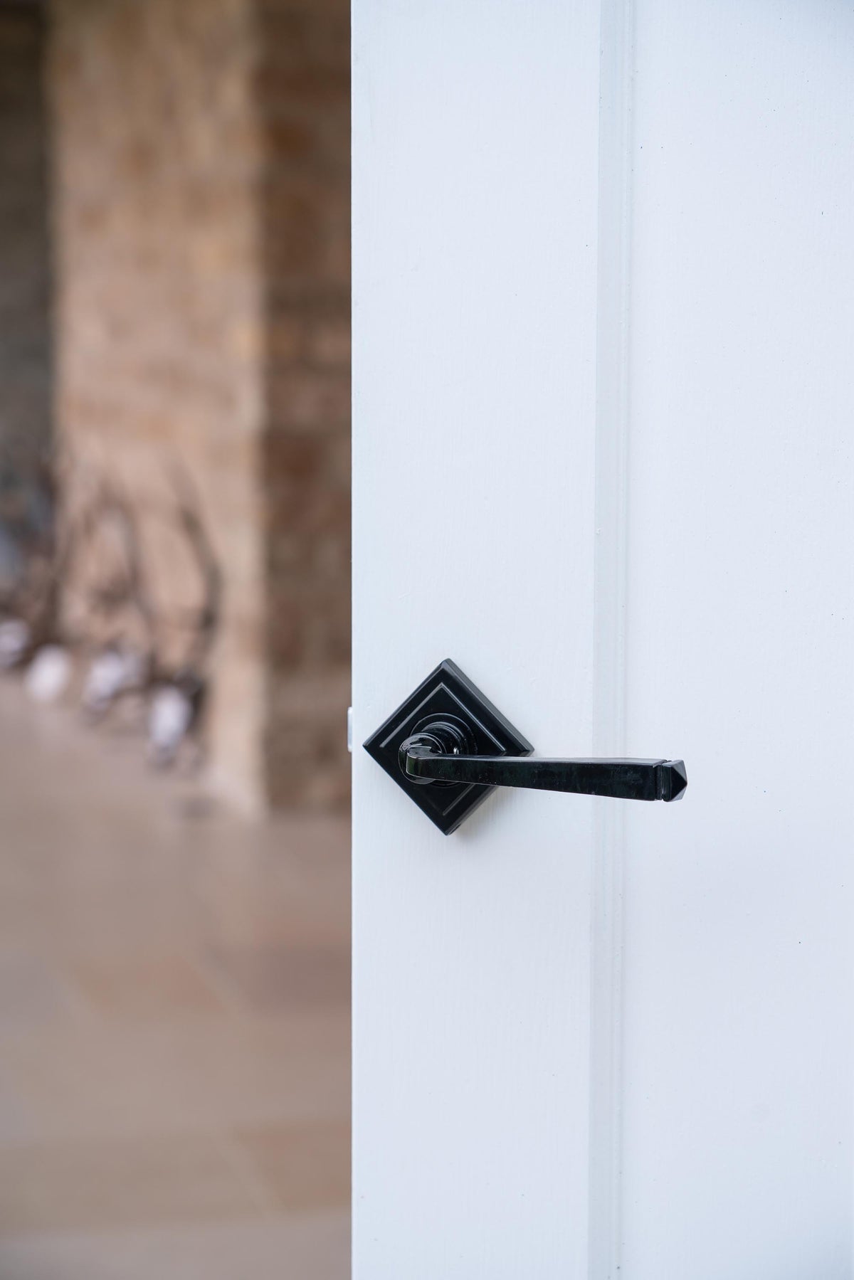 AVON LEVER HANDLE+ROSE SPRUNG SQUARE 53x118x63 BLK - 45626 by MARCHES (ANVIL) ARCHITECTURAL HARDWARE