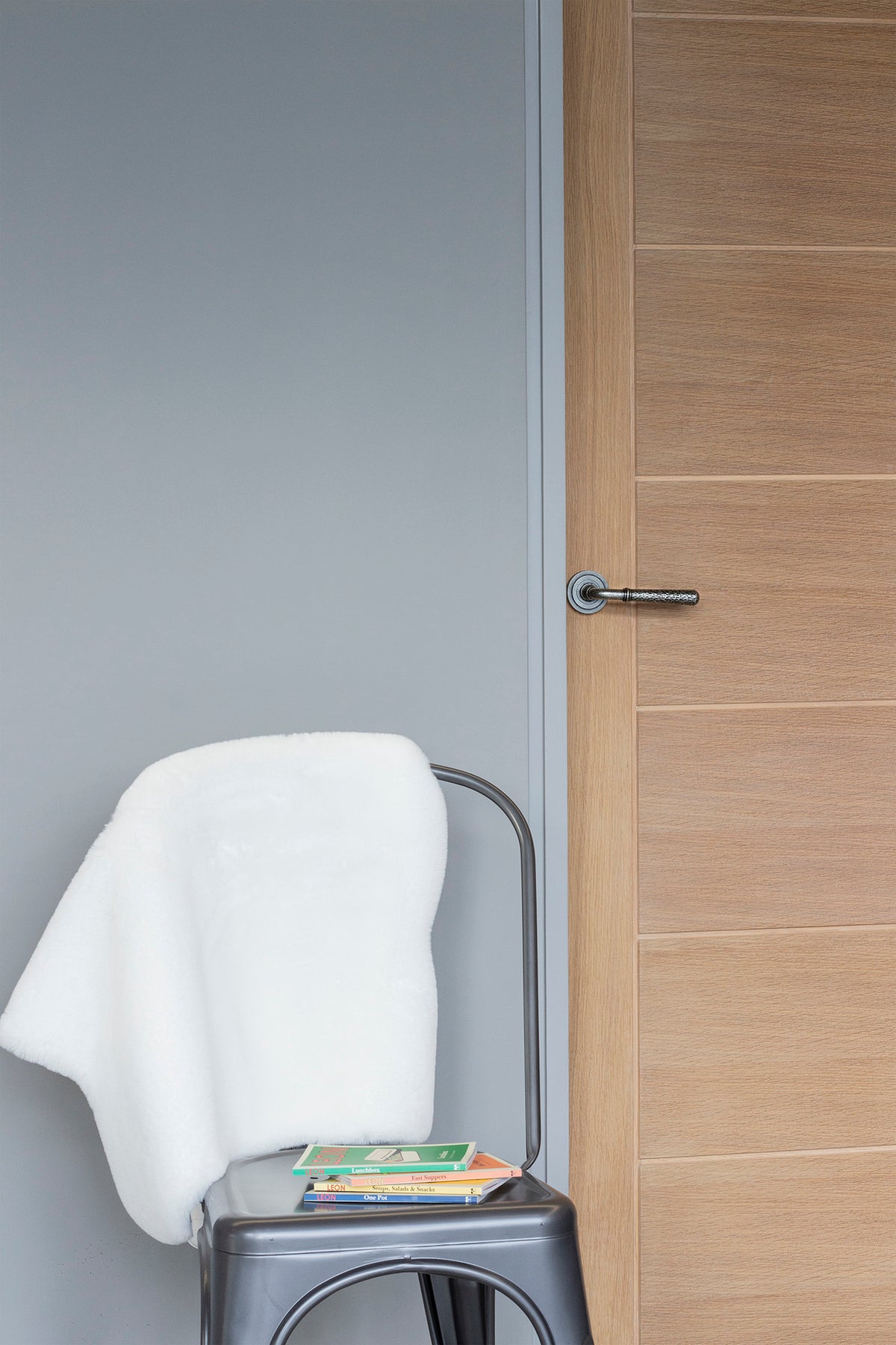 HAMMERED NEWBURY LEVER HANDLE+ROSE SPRUNG ART DECO 53x126x64 PEW - 45656 by MARCHES (ANVIL) ARCHITECTURAL HARDWARE