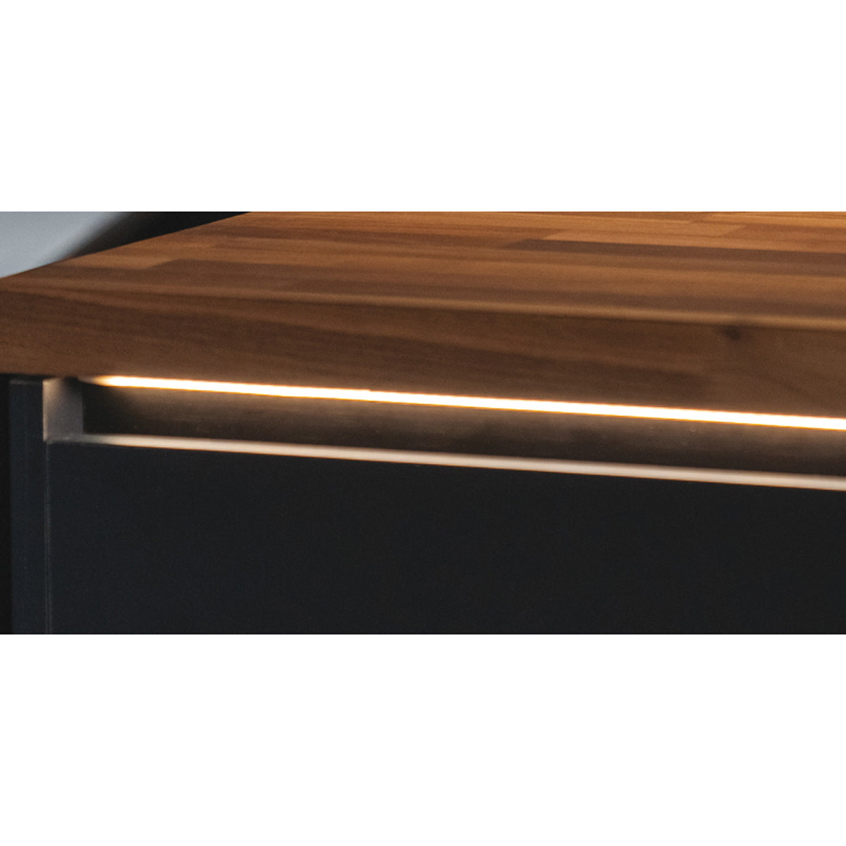 LOOX5 FLEX GOLA PROFILE 1200 BLK by HAFELE UK LTD