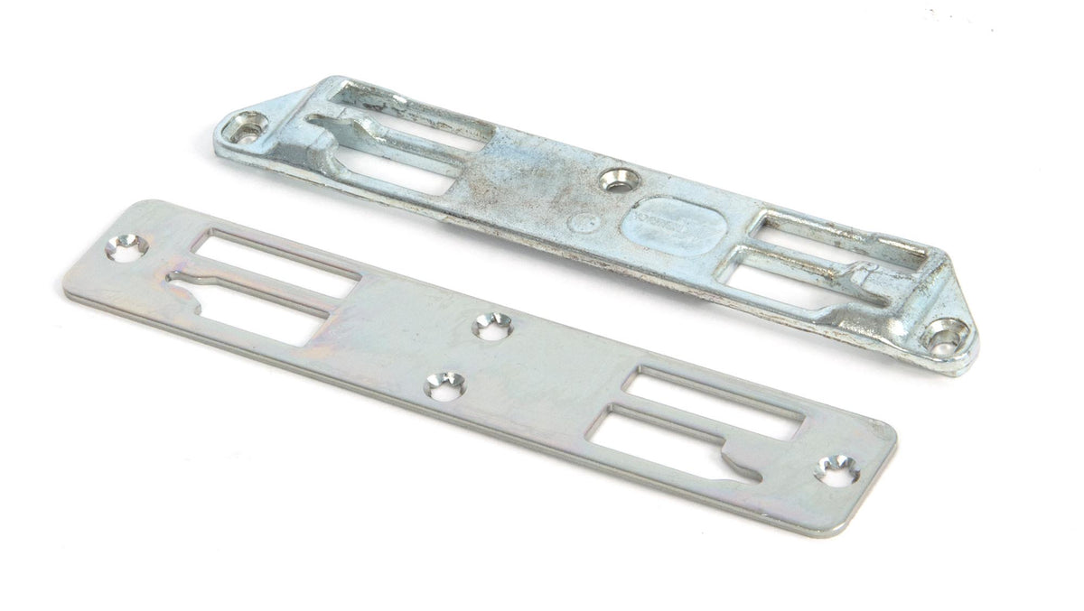 EXCAL RAISED CENTRE KEEP 164x30x5 BZP - 90256 by MARCHES (ANVIL) ARCHITECTURAL HARDWARE