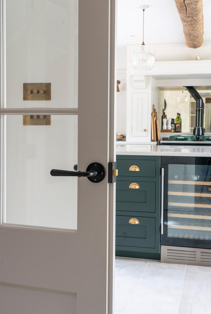 NEWBURY LEVER HANDLE+ROSE SPRUNG 124x60x64 AGBZ - 91439 by MARCHES (ANVIL) ARCHITECTURAL HARDWARE