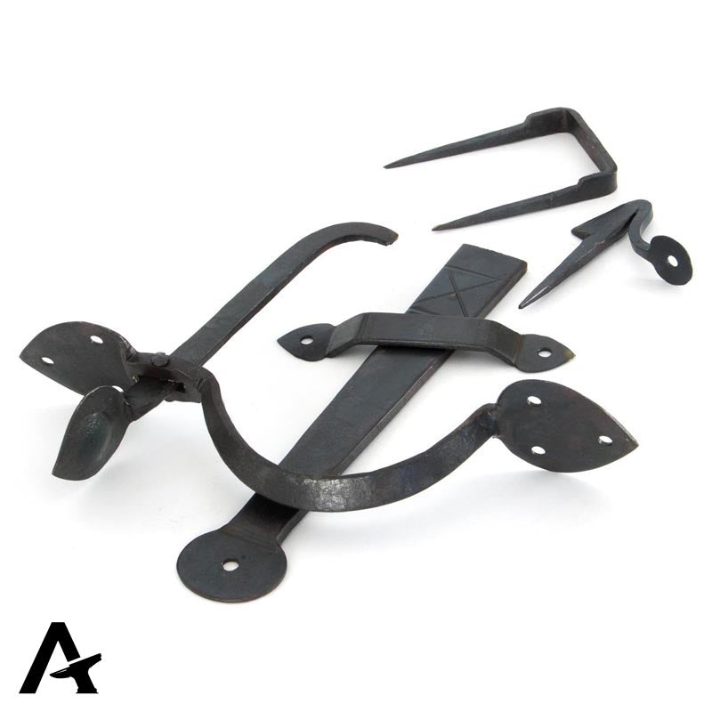 GOTHIC THUMBLATCH STD 205x45 BWX