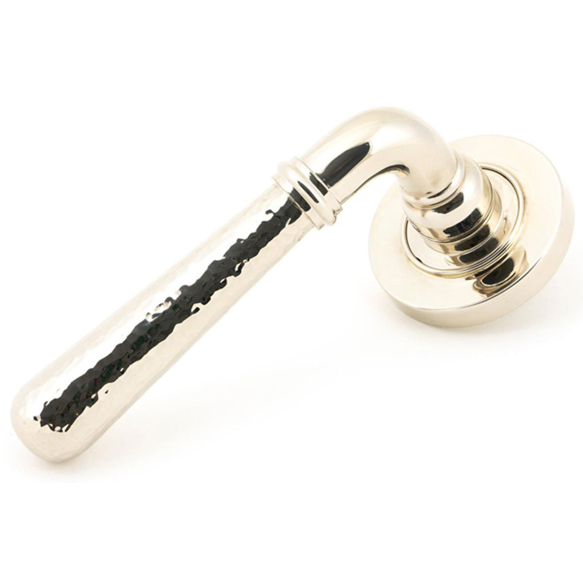 HAMMERED NEWBURY LEVER HANDLE+ROSE SPRUNG PLAIN 53x126x64 PNP
