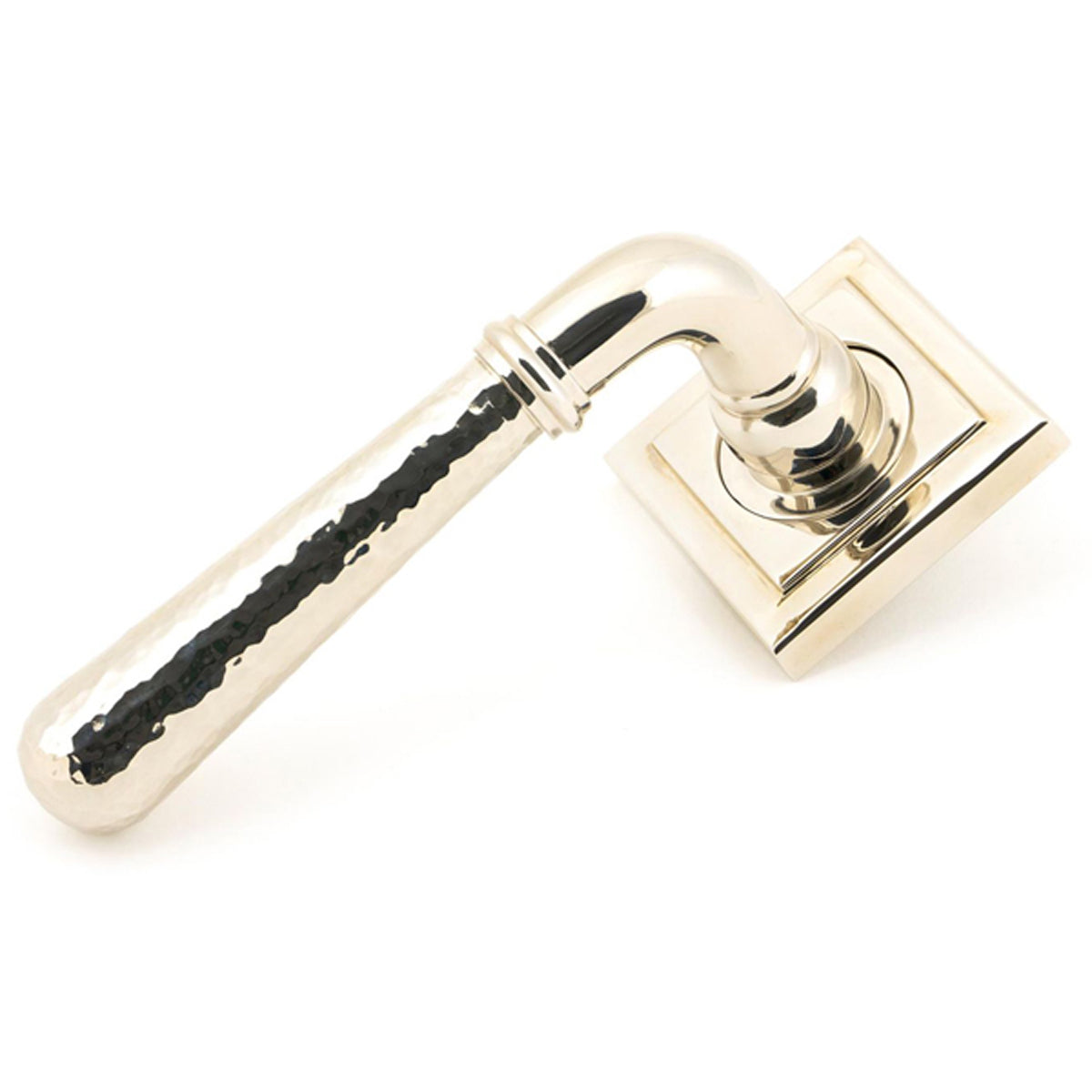 HAMMERED NEWBURY LEVER HANDLE+ROSE SPRUNG SQUARE 53x126x64 PNP