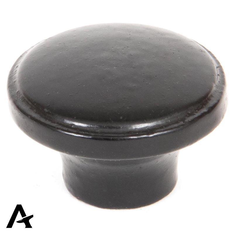 RIBBED CABINET KNOB 32x21x16 BLK