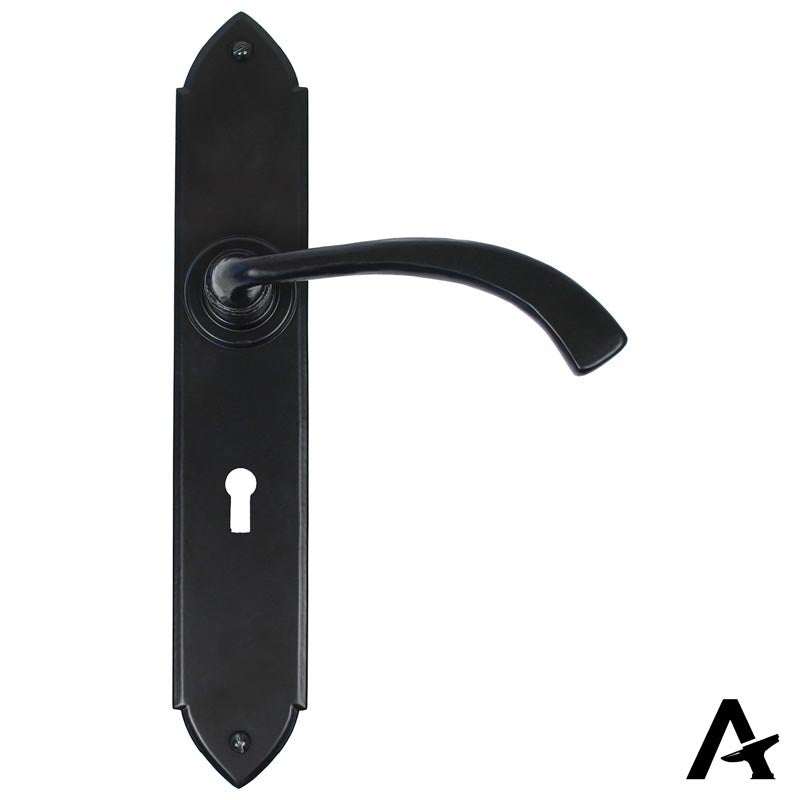 GOTHIC LEVER HANDLE CURVE LOCK 115x248x64 BLK