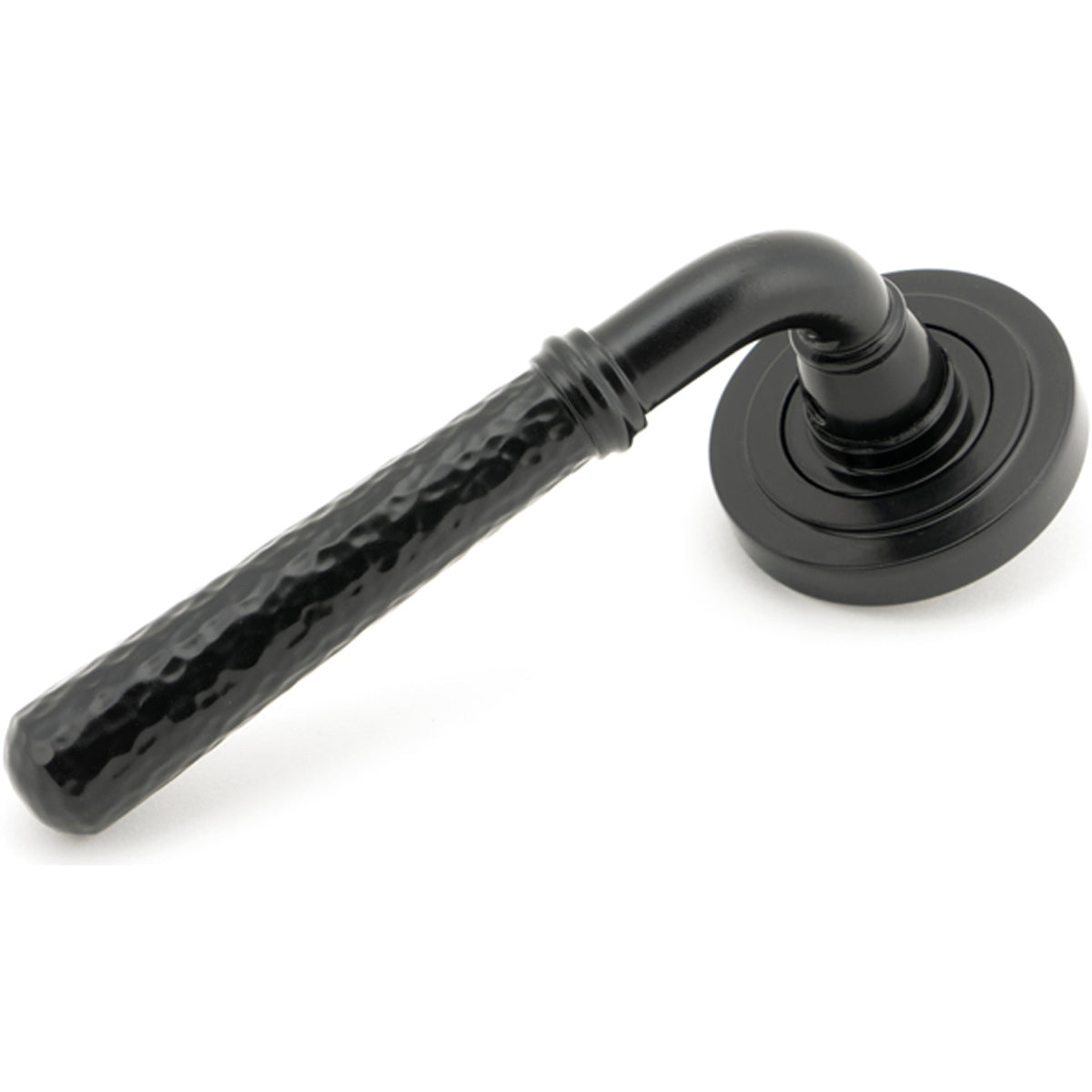 HAMMERED NEWBURY LEVER HANDLE+ROSE SPRUNG ART DECO 53x126x64 BLK