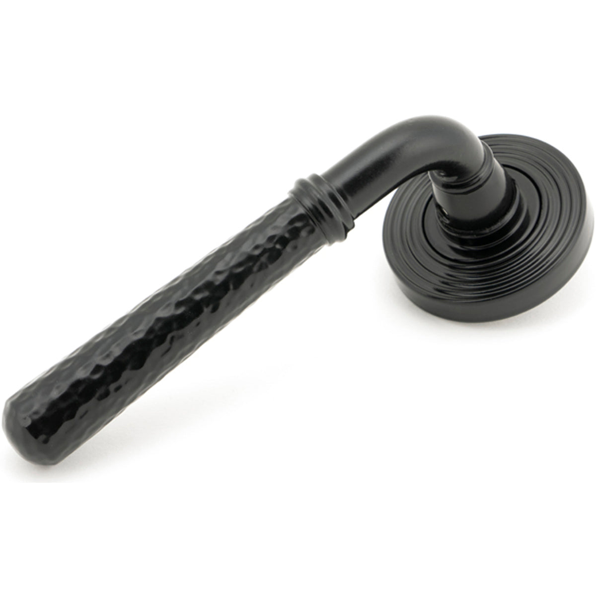 HAMMERED NEWBURY LEVER HANDLE+ROSE SPRUNG BEEHIVE 53x126x64 BLK