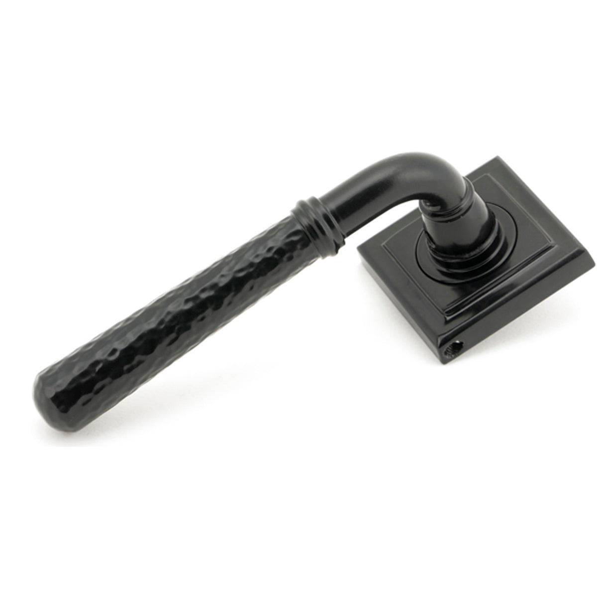 HAMMERED NEWBURY LEVER HANDLE+ROSE SPRUNG SQUARE 53x126x64 BLK