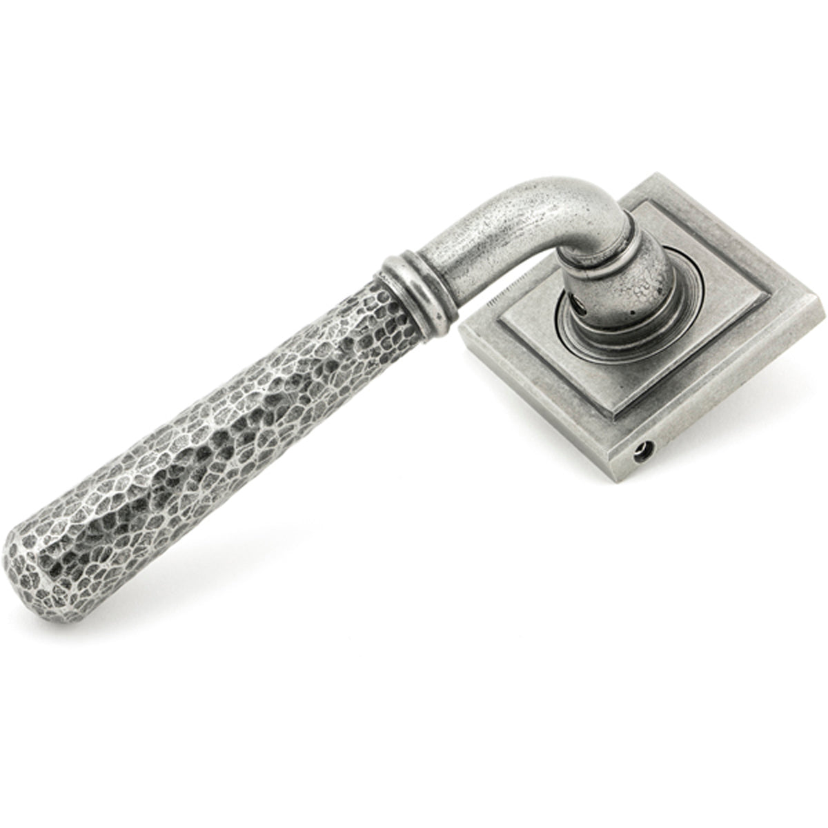 HAMMERED NEWBURY LEVER HANDLE+ROSE SPRUNG SQUARE 53x126x64 PEW