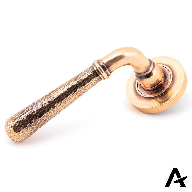 HAMMERED NEWBURY LEVER HANDLE+ROSE UNSPRUNG PLAIN 126x53x64 PBZ - 50053 by MARCHES (ANVIL) ARCHITECTURAL HARDWARE
