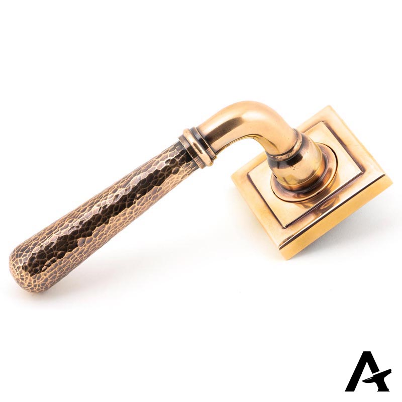 HAMMERED NEWBURY LEVER HANDLE+ROSE UNSPRUNG SQUARE 126x53x64 PBZ by MARCHES (ANVIL) ARCHITECTURAL HARDWARE