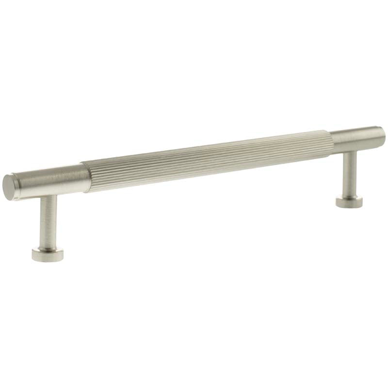 MILLHOUSE BATTERSEA LINEAR CABINET T-BAR PULL 160HC BRS/SNP