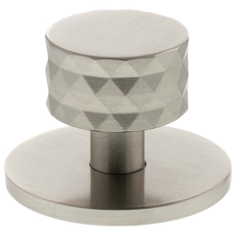 MILLHOUSE CHRYSLER DIAMOND CABINET KNOB+BACKPLATE D32x30 BRS/SNP