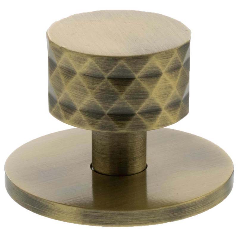 MILLHOUSE CHRYSLER DIAMOND CABINET KNOB+BACKPLATE D32x30 BRS/ABR
