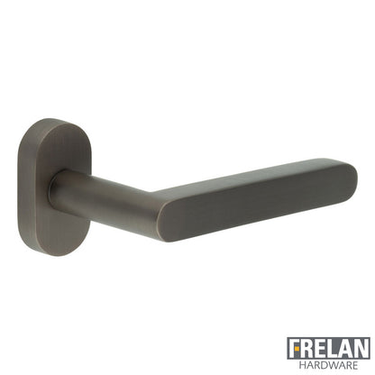 DOOR HANDLE OVAL ROSE MULTI POINT 140x25x75 DBZ