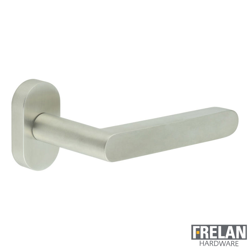 DOOR HANDLE OVAL ROSE MULTI POINT 140x25x75 SSS