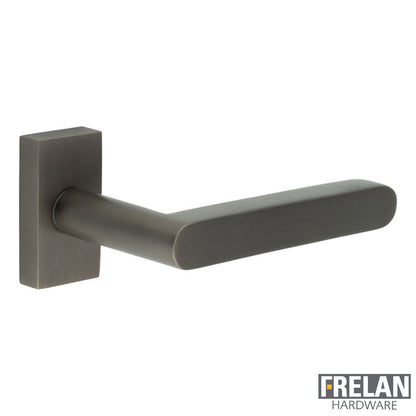DOOR HANDLE RECTANGULAR ROSE MULTI POINT 140x25x75 DBZ