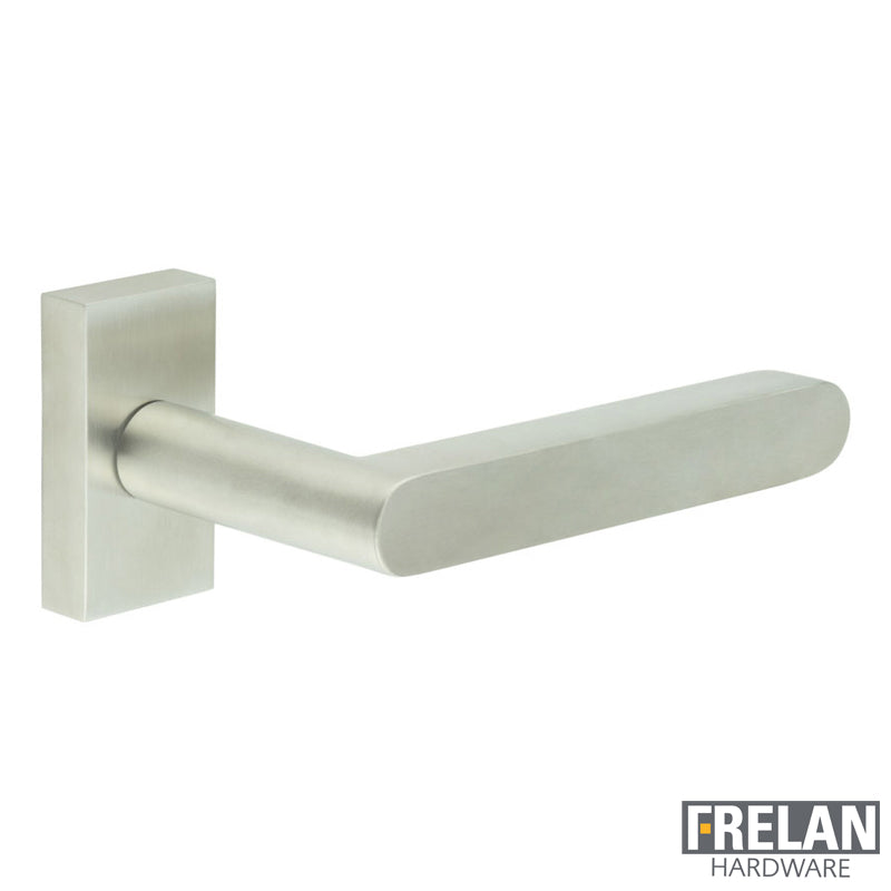 DOOR HANDLE RECTANGULAR ROSE MULTI POINT 140x25x75 SSS