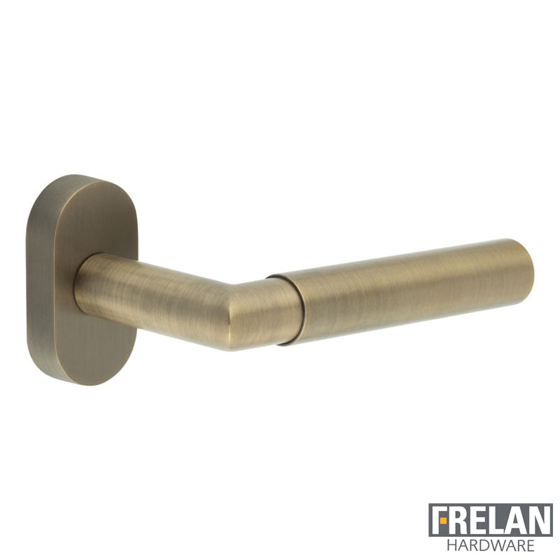 DOOR HANDLE OVAL ROSE MULTI POINT 135x22x69 ABR