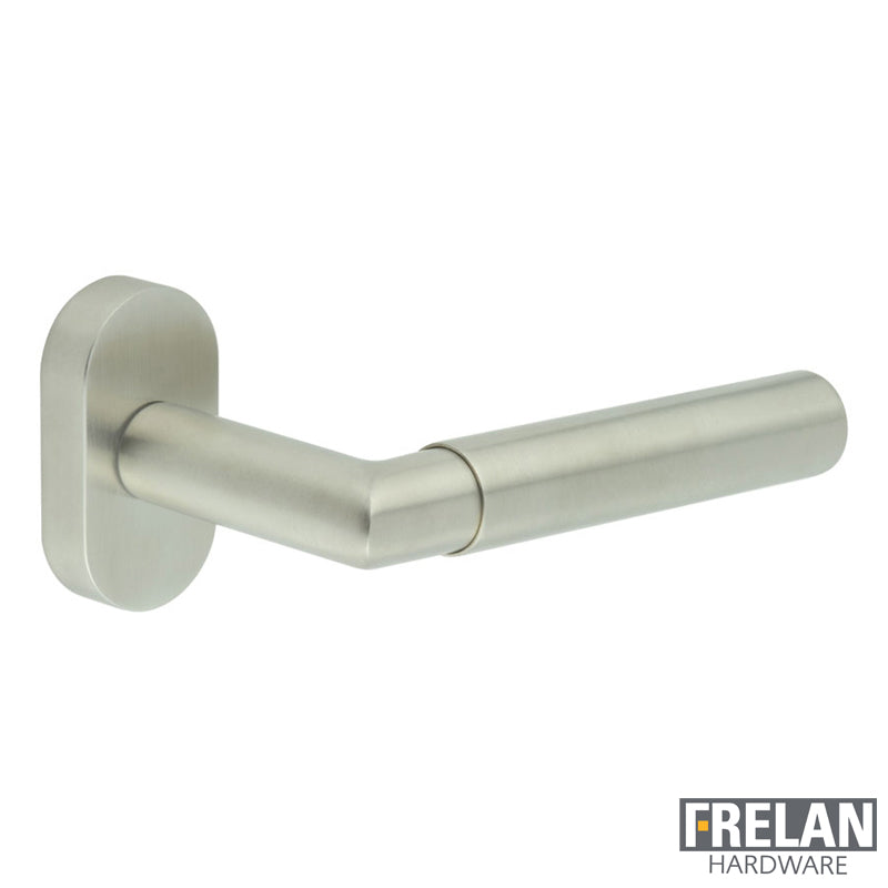 DOOR HANDLE OVAL ROSE MULTI POINT 135x22x69 SSS