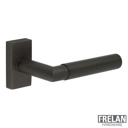 DOOR HANDLE RECTANGULAR ROSE MULTI POINT 135x22x69 DBZ