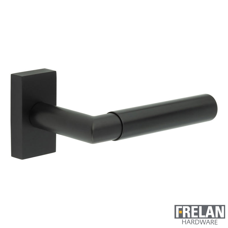 DOOR HANDLE RECTANGULAR ROSE MULTI POINT 135x22x69 BLK