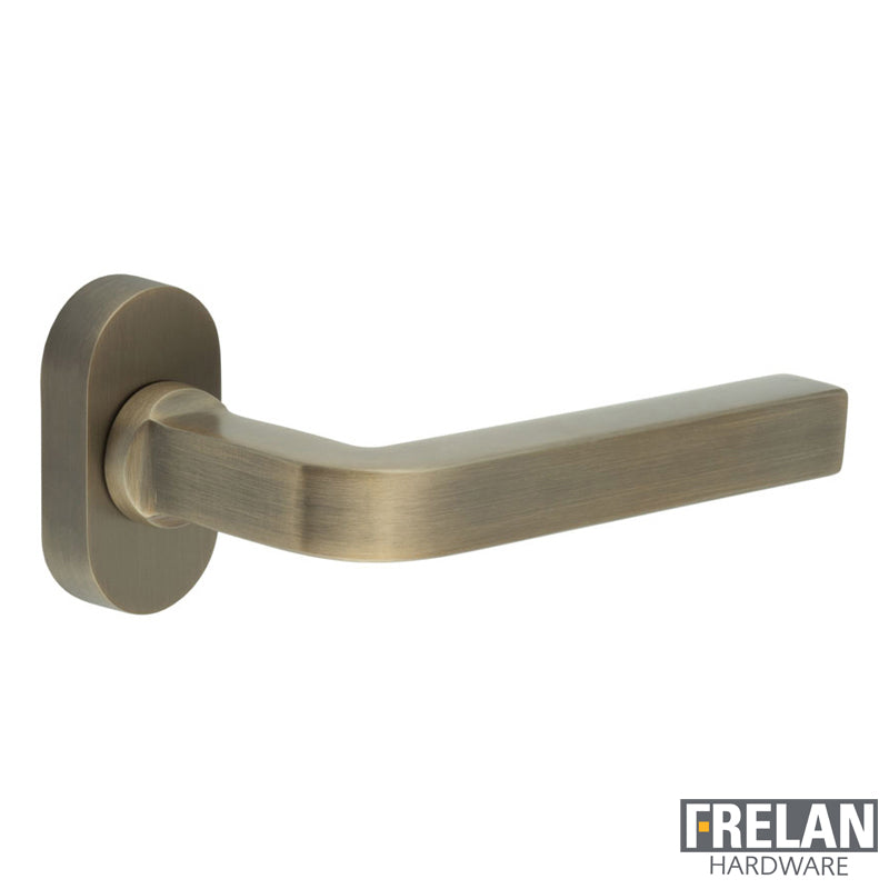 DOOR HANDLE OVAL ROSE MULTI POINT 138x18x66 ABR
