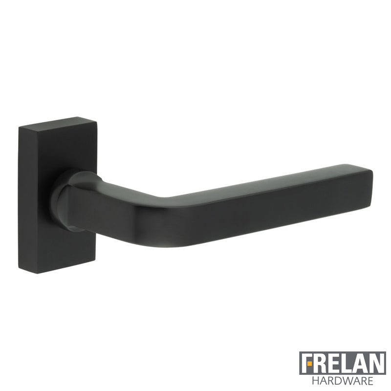 DOOR HANDLE RECTANGULAR ROSE MULTI POINT 138x18x66 BLK