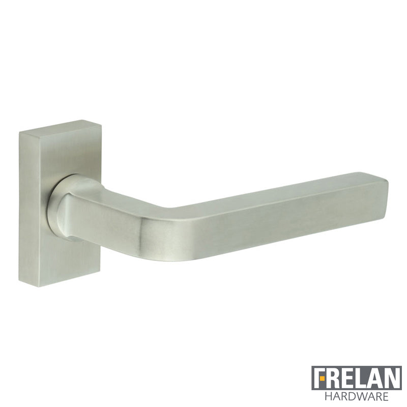 DOOR HANDLE RECTANGULAR ROSE MULTI POINT 138x18x66 SSS