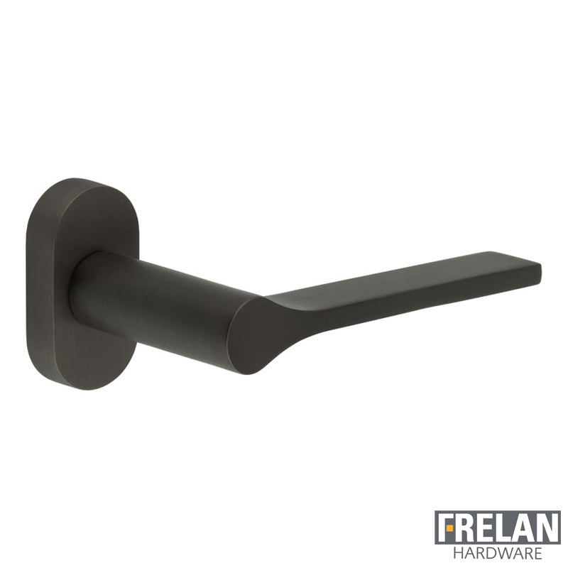 DOOR HANDLE OVAL ROSE MULTI POINT 140x23x70 DBZ