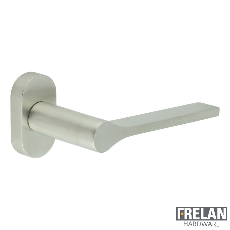 DOOR HANDLE OVAL ROSE MULTI POINT 140x23x70 SSS