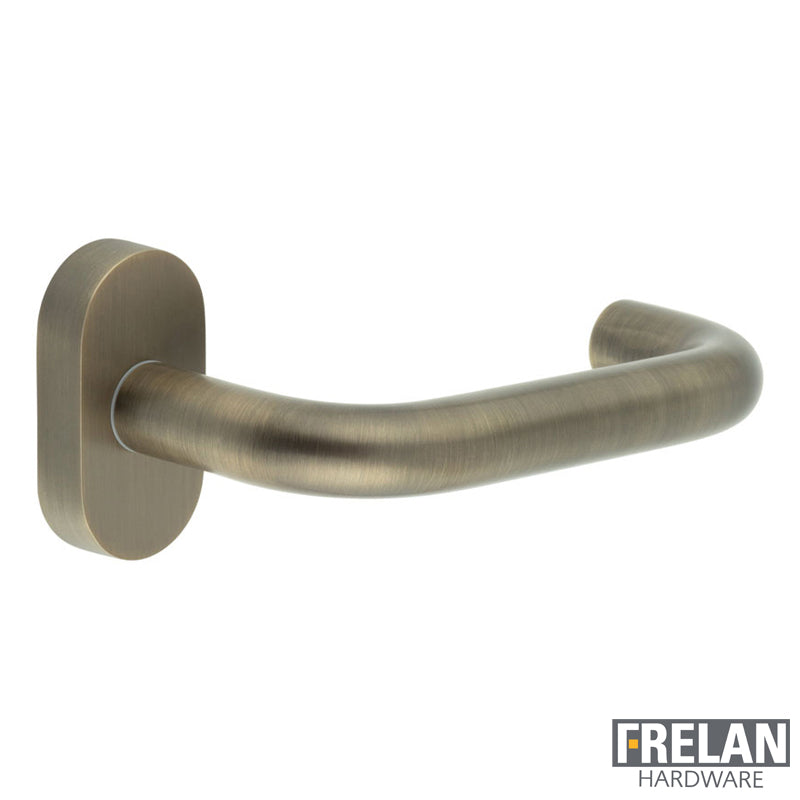 DOOR HANDLE OVAL ROSE MULTI POINT 149x19x67 ABR