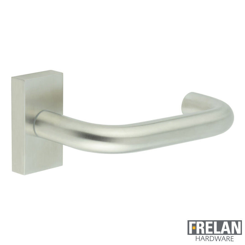 DOOR HANDLE RECTANGULAR ROSE MULTI POINT 149x19x67 SSS