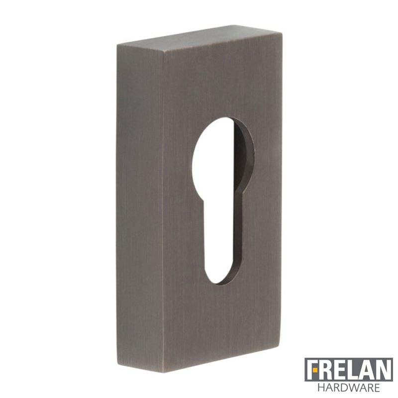 CRES EURO ESCUTCHEON RECTANGULAR 65x35x13 DBZ
