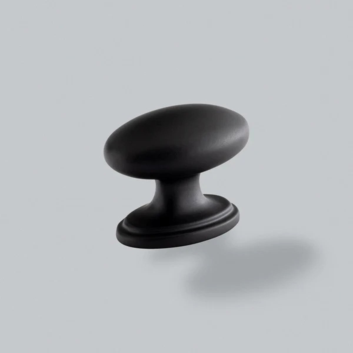H&H GREENWICH OVAL KNOB 38x32x29 MBK - GGRK038MBL