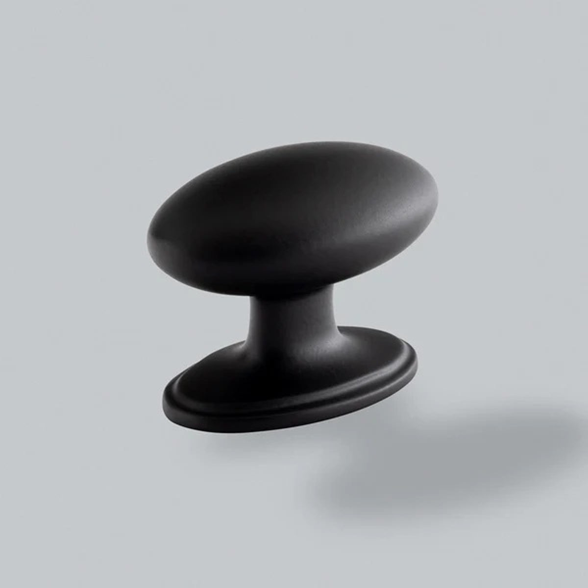 H&H GREENWICH OVAL KNOB 50x44x38 MBK - GGRK050MBL by FORMED